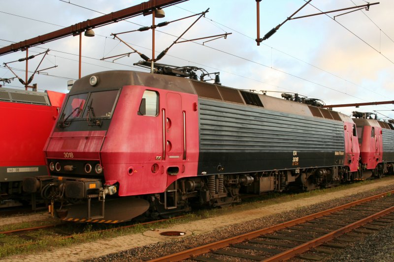 DSB EA 3018 wartet am 17.10.2008 in Padborg.
