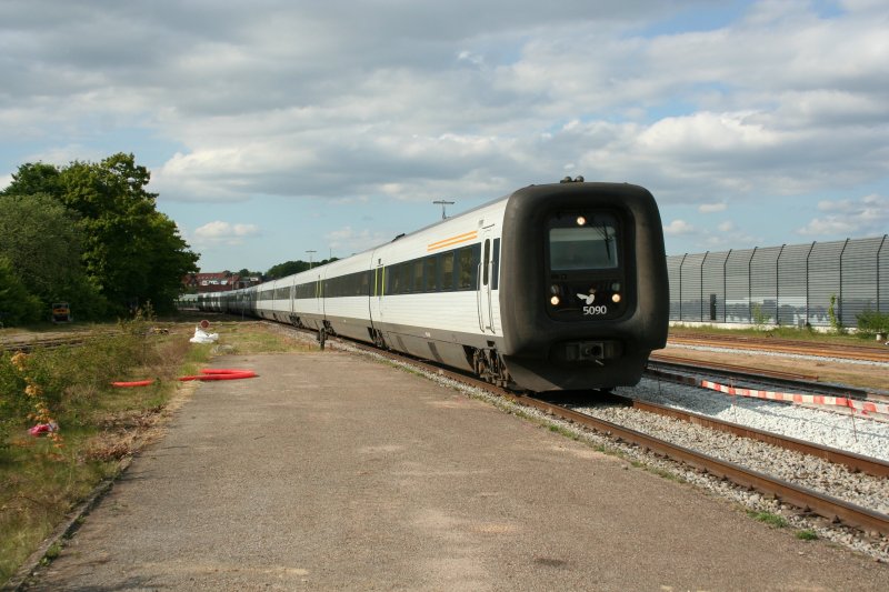 DSB IC3 5090  Ernst-Hugo Jregrd  als Lyn 18054 von Aalborg nach Kopenhagen am 18.5.2008 in Horsens.