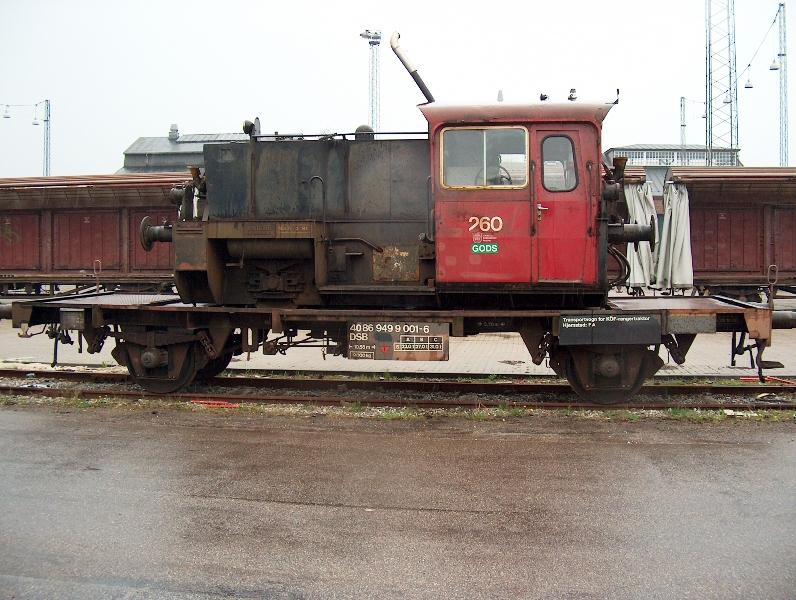 DSB Kf transportwagen mit Kf no. 260, Aarhus am 2. maj 2005