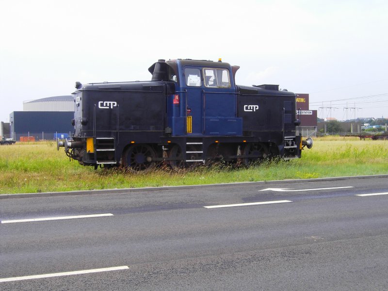 DSB MH in blau-schwarz steht im Hafen von Esbjerg