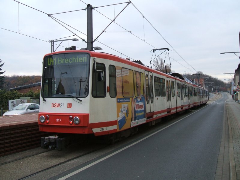 DSW21,U 41 , von Clarenberg nach Brechten,hier an Haltestelle 
Externberg ,wie immer in der Doppeltraktion.(15.11.2007)