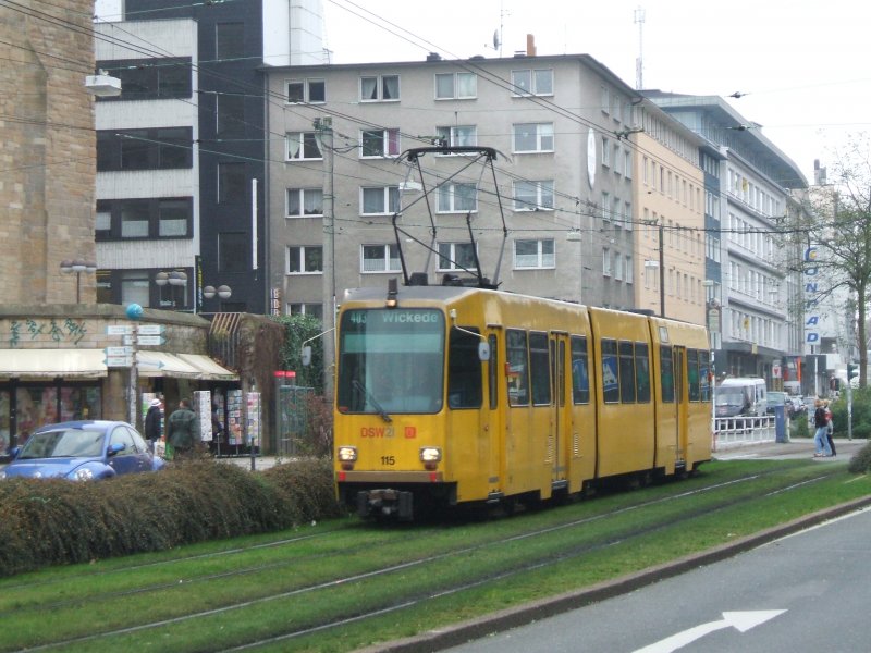 DSW21,Wagen 115,Linie 403 nach Dortmund-Wickede,kurz
vor HS Kampstrasse.(15.11.2007)