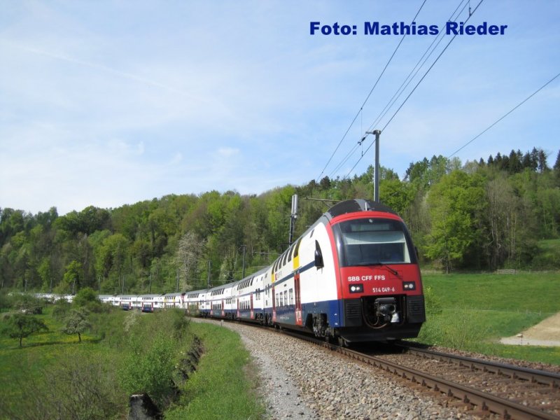 DTZ Auf der S 15 richtung Affoltern am Albis am 25.04.09 ausfahrt Birmensdorf, auch diese S- Bahn Linie ist wegen dem Westfest verstrkt.