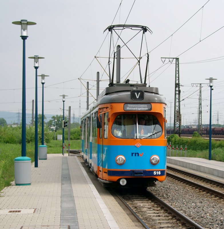 Dwag GT8 Nf 516 am Rangierbahnhof als Verstrkerzug im Maimarktverkehr am 03.02.09