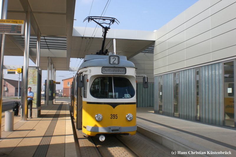 D�WAG Triebwagen 395 am Hauptbahnhof.