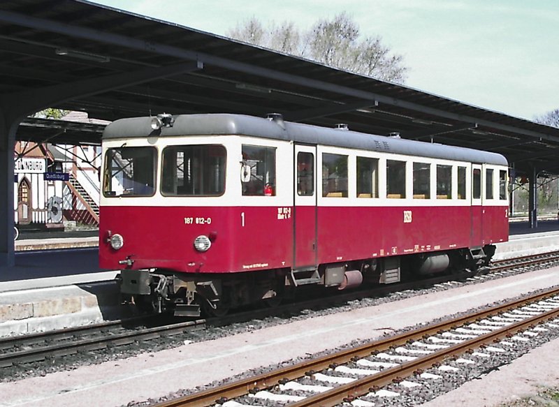 Durch den Ausfall der Dampflok, kam am 14.04.2009 zwischen Quedlinburg und Gernrode ein Altbautriebwagen zum Einsatz.