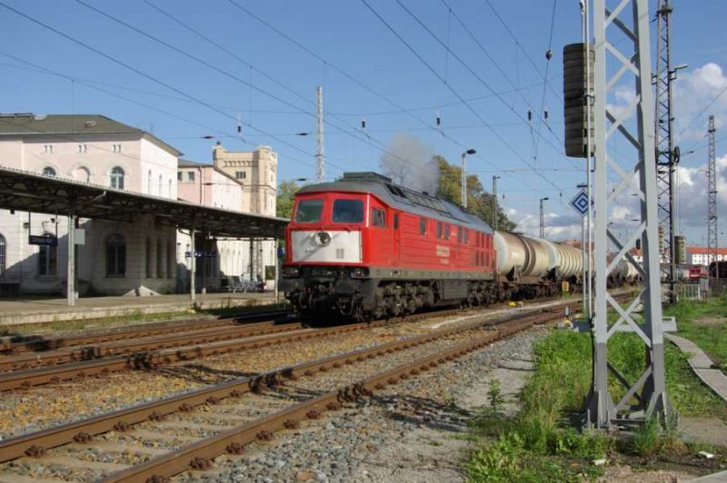 Durch Bauarbeiten in Coswig fahren die Tankzge wieder ber Dbeln.
(02.10.08)  
