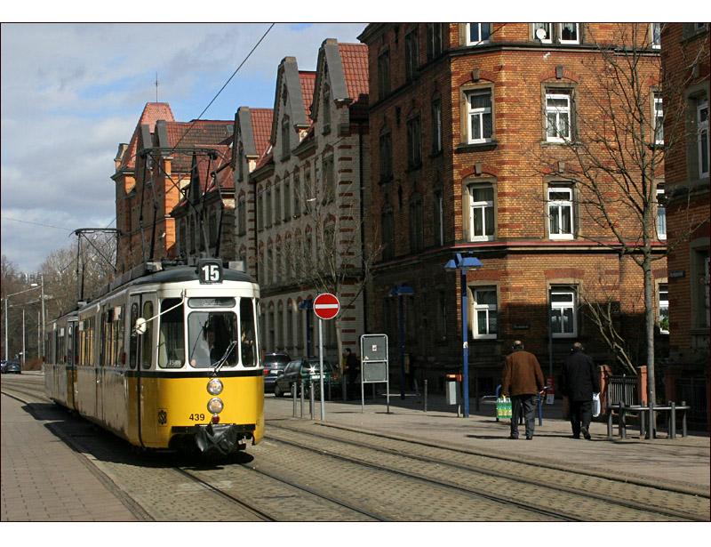Durch ein schönes Quartier -

Stuttgarter Gt4-Tw in der Nordbahnhofstraße bei der Haltestelle Mittnachtstraße. 

25.03.2006 (M)