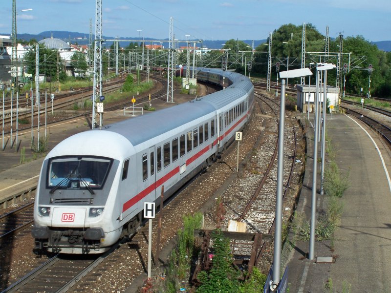 Durchfahrt eines IC´s in Gppingen, der Zug fuhr weiter richtung Mnchen Hbf. Der InterCity wurde von einer Br.101 gezogen. Aufgenommen am 13.Juli 2007