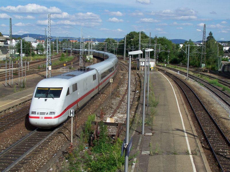 Durchfahrt eines ICE-1 Zuges des Bahnhofes Gppingen. Der Zug fuhr nach Mnchen Hbf. Aufgenommen am 13.Juli 2007