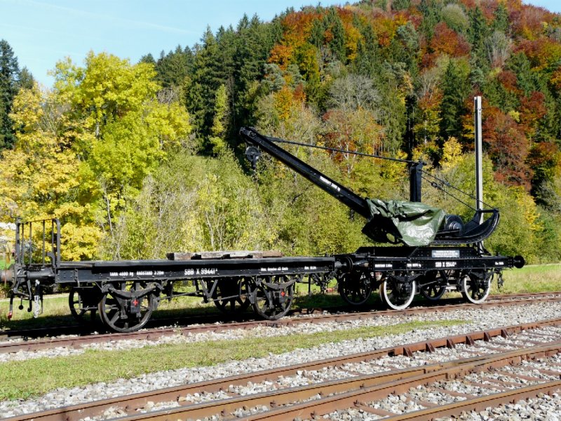 DVZO - Historischer Kranwagen X 99441A mit Schutzwagen X 99441B im Betriebsareal von Bauma am 11.10.2008