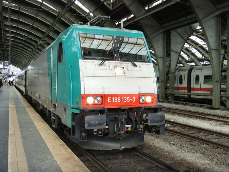 E 186 im Ostbahnhof, Febr. 2009