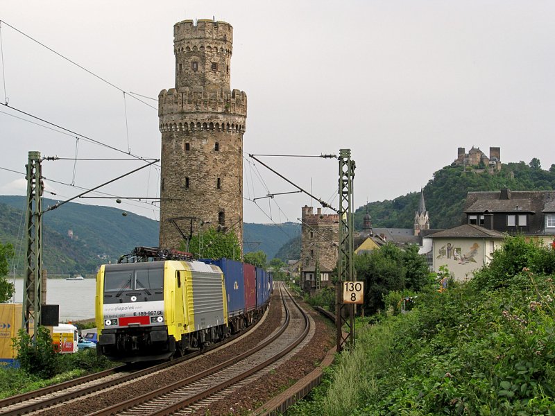 E 189 997 SE mit Containerzug in Oberwesel