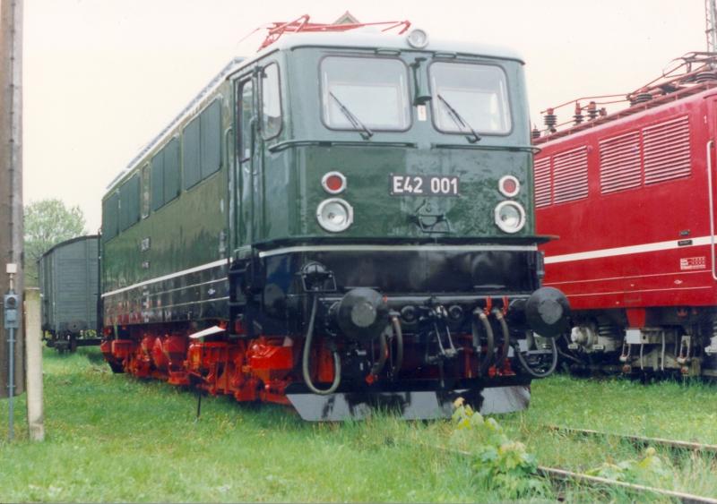 E 42 001 am 16.05.1996 beim Dresdner Dampflokfest.