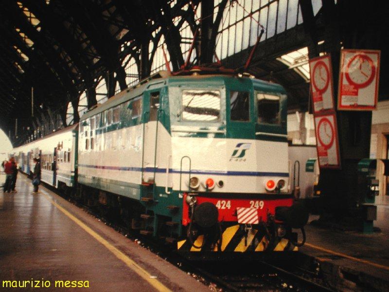 E 424 249 - Milano Centrale - 01.04.2002