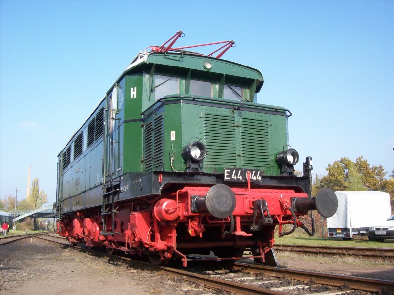 E 44 044 im Dampfbahnmuseum in Leipzig Plagwitz zum  E 44-Treffen  24.10.2009 
