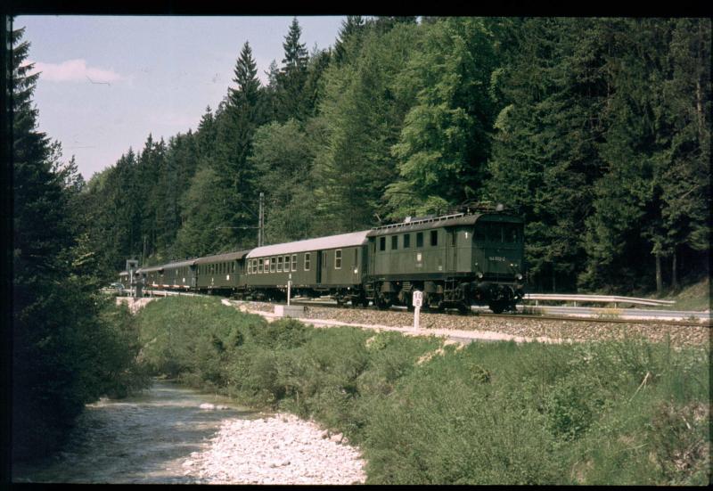 E 44 /5 kurz vor Berchtesgarden in den 60er Jahren