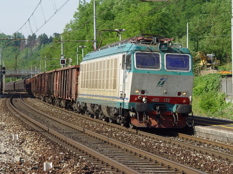 E 652 122 am 5.6.05 in Cant-Cermenate
