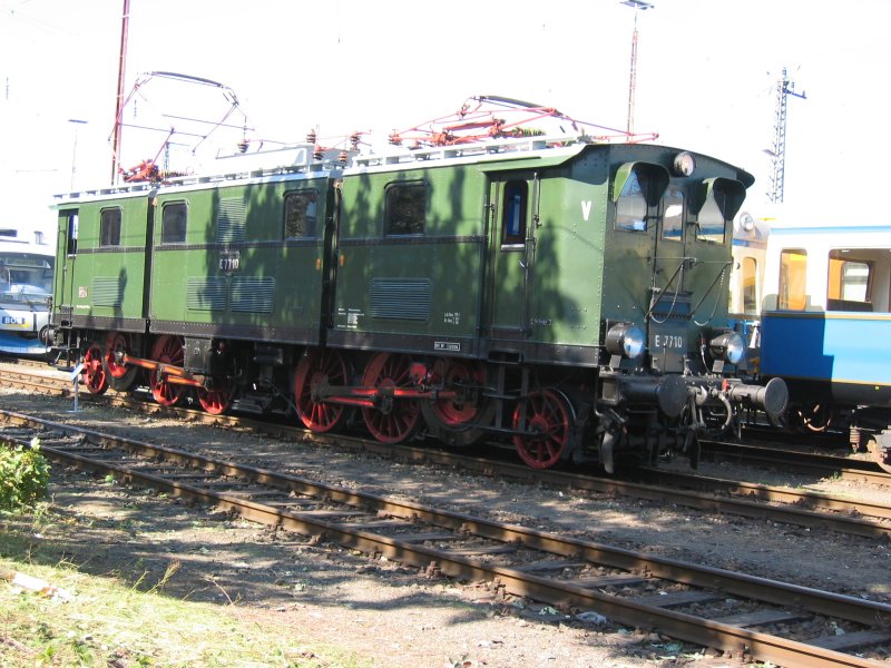 E 7710 beim Eisenbahnfest 2007 in Frth
Seitenansicht