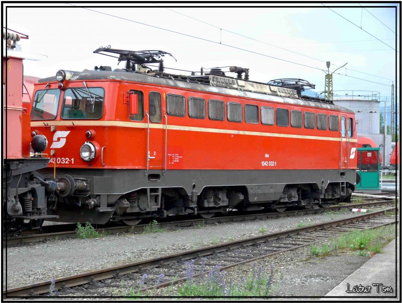 E-Lok 1042 033 abgestellt in Knittelfeld am 07.06.2007