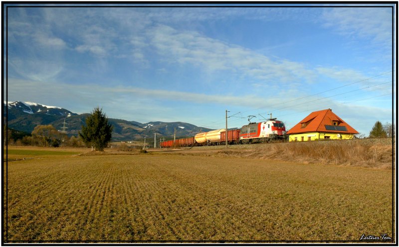 E-Lok 1116 264 fhrt mit einem Gterzug von Sopron nach Villach.
Knittelfeld 8.2.2008