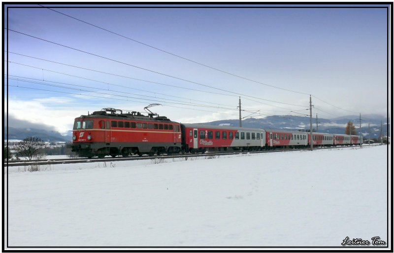 E-Lok 1142 567 fhrt mit R4230 von Zeltweg nach Bruck an der Mur.
Zeltweg 11.11.2007