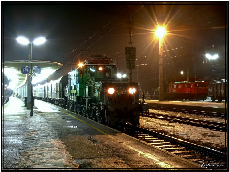 E-Lok 1189.02 ehem. BB 1100.102 mit Nostalgiesonderzug von Wien nach Mrzzuschlag.
Mrzzuschlag 18.1.2008