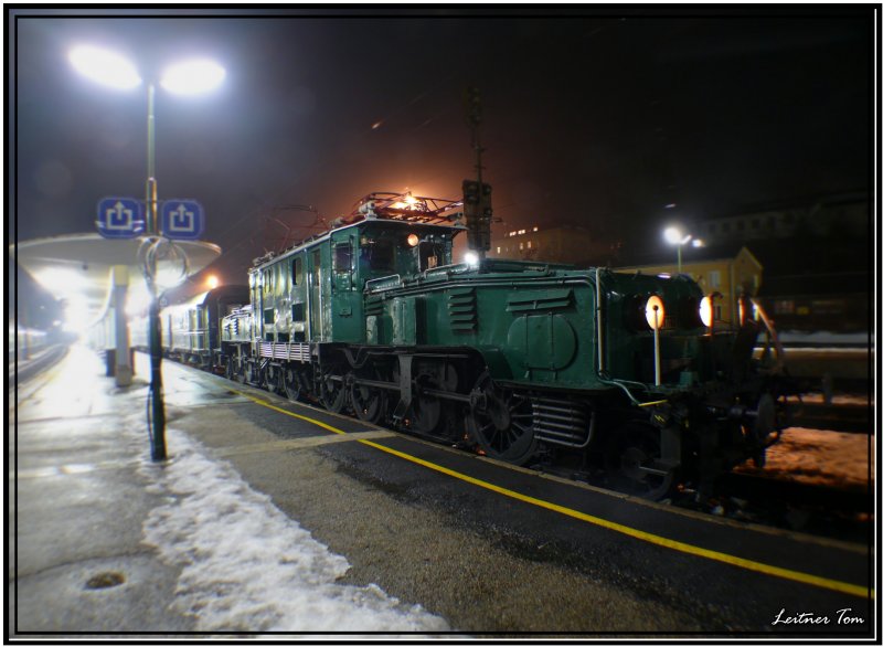 E-Lok 1189.02 ehem. BB 1100.102 mit Nostalgiesonderzug von Wien nach Mrzzuschlag. Brennweite 17 mm KB 
Mrzzuschlag 18.1.2008