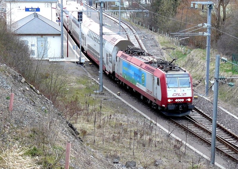 E-Lok 4009 verlsst den Bahnhof von Wiltz in Richtung Kautenbach am 29.03.08.