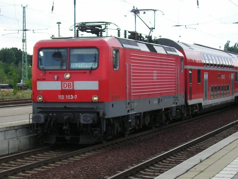 E-Lok der Baureihe 112 mit dem RE nach Cottbus in Lbbenau.