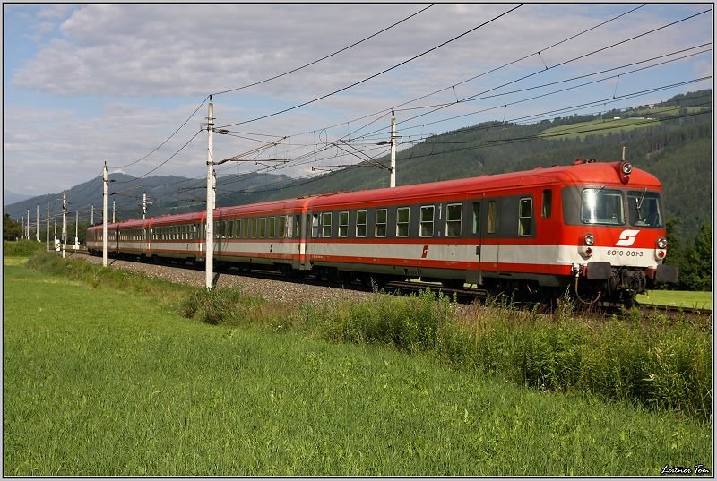 E-Triebwagen 4010 mit Steuerwagen 6010 001 voran fhrt mit IC 511  Fischer von Erlach  von Salzburg nach Graz.
Niklasdorf 19.07.2008