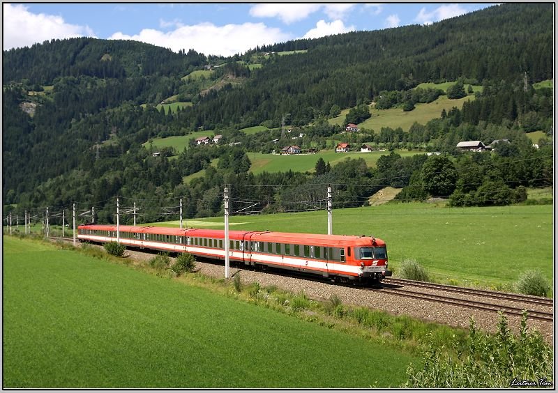 E-Triebwagen 4010 mit Steuerwagen 6010 006 voran fhrt mit IC 517  Karl Bhm  von Selzthal nach Graz.
Trieben 19.07.2008