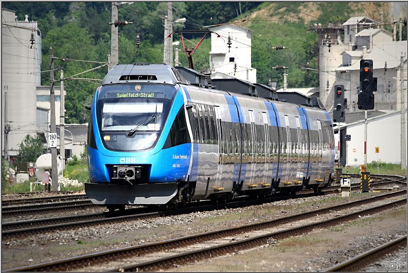 E-Triebwagen 4024 120 S-Bahn Steiermark fhrt als R 4023 (S1) von Bruck an der Mur nach Spielfeld-Stra.
Peggau-Deutschfeistritz 11.06.2009