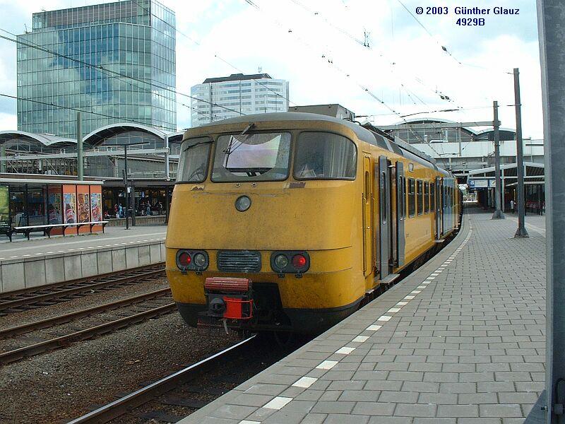 E-Triebzug Plan Y  Sprinter  am 13.05.2003 in Utrecht Centraal.