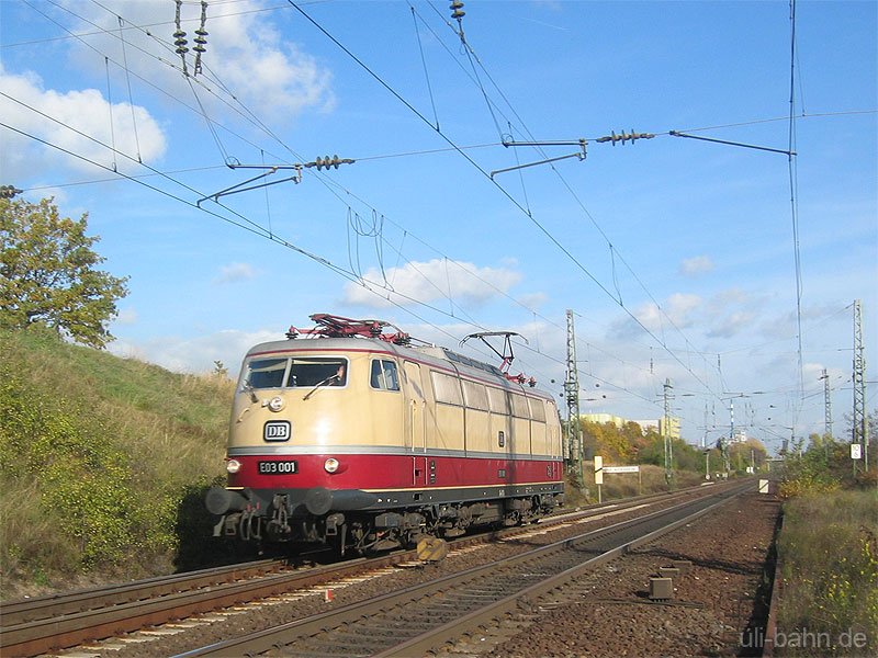E03 001 auf ihrer letzten Fahrt am 10.11.2006 zwischen Ingelheim und Gau-Algesheim.