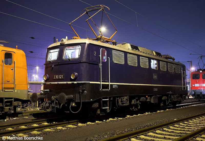 E10 121 in Hmb.Langenfelde am 08.02.08.
