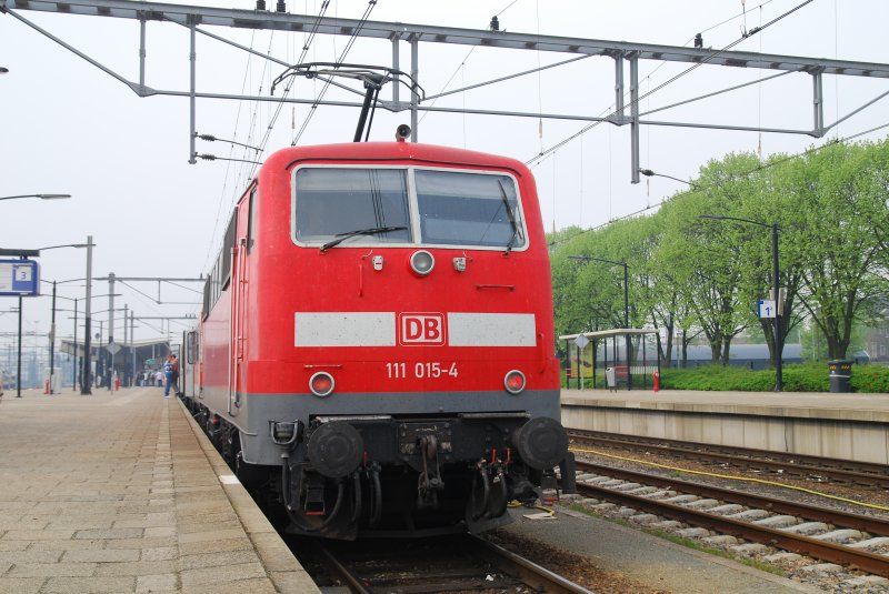 E111 wartet am Bahnhof Venlo fur denn nachsten einsats fur dem Regionalzug nach Hamm(Westf.)