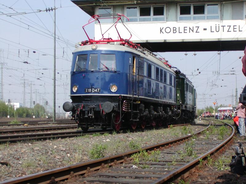 E18 047 am 06.05.2006 in Koblenz-Ltzel