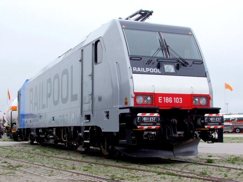 E186 103  RAILPOOL  am Ausstellungsgleis der Messe Mnchen anlsslich der TransportLogistic; 090515