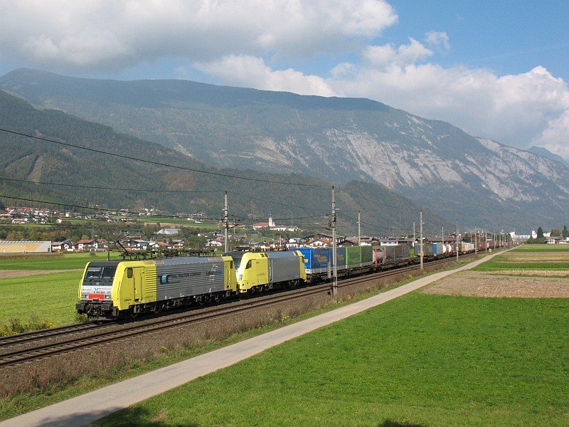 E189 904RT und eine 182er bei Schwaz am 13.10.07
