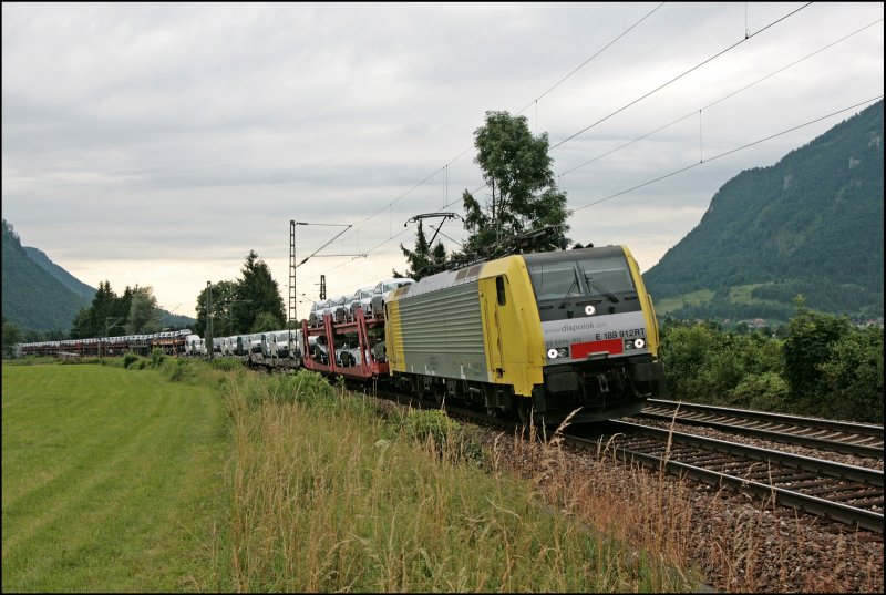 E189 912RT (9480 0189 912) schleppt einen Autozug von Mnchen nach Verona. (04.07.2008)
