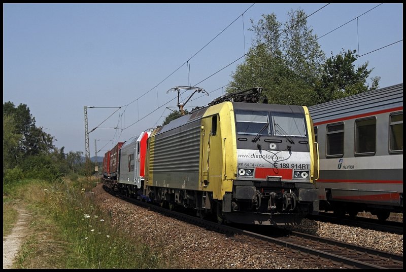E189 914RT schleppt neben dem  WINNER  auch eine der neuen 185er von Lokomotion in Richtung Kufstein. (01.08.2009)