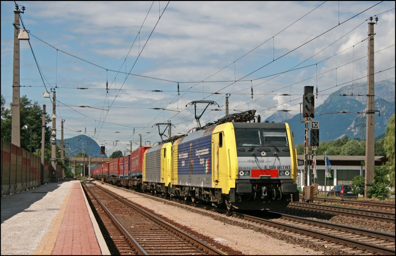 E189 917RT  Weltmeister  und eine Schwesterlok durchfahren mit dem  WINNER  von Verona komment, den Bahnhof Kundl. (05.07.2008)
