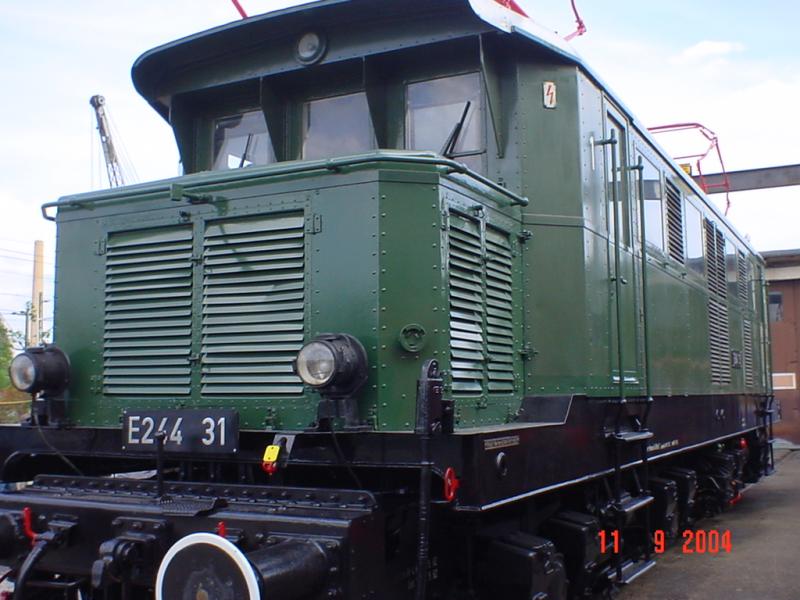 E244 31 auf dem Vereinsgel�nde der
 Historische Einsenbahn Mannheim e.V. 
in Mannheim-Friedrichsfeld (68229)
