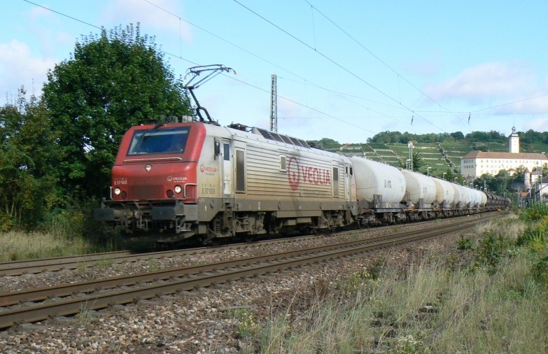 E37 503 von Veolia fuhr am 20.8.2008 durch Gundelsheim am Neckar.