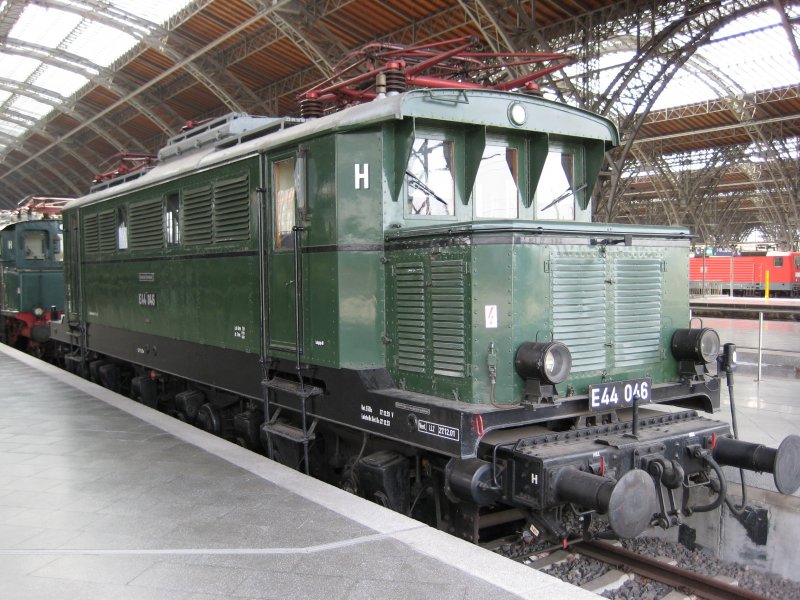 E44 046 auf dem Leipziger Hauptbahnhof.