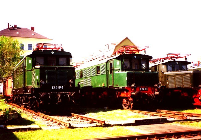 E44 046 und E04 01 in Dresden am 01.05.2000