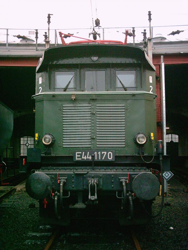 E44 1170 im BW Siegen gehrt der DB-Nrnberg ist aber dauerunterstellt in Siegen