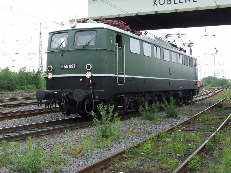 E50 091 am 19.5.2007 in Koblenz-Ltzel