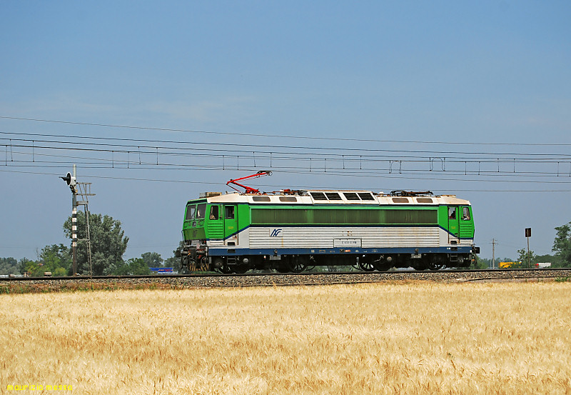 E630 01FM (prev. class 163 CD) running isolated near Rottofreno on the 18th of June in 2009